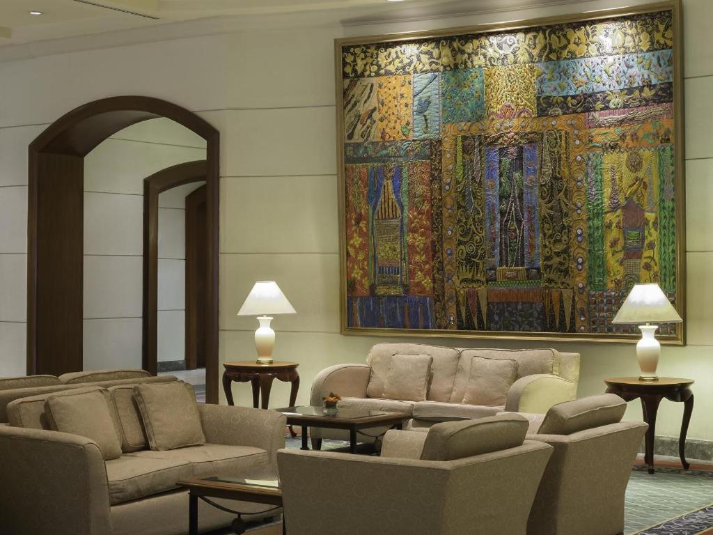 فندق ماركو بولو دافاو Davao City المظهر الخارجي الصورة The lobby of the Four Seasons Hotel, Cairo