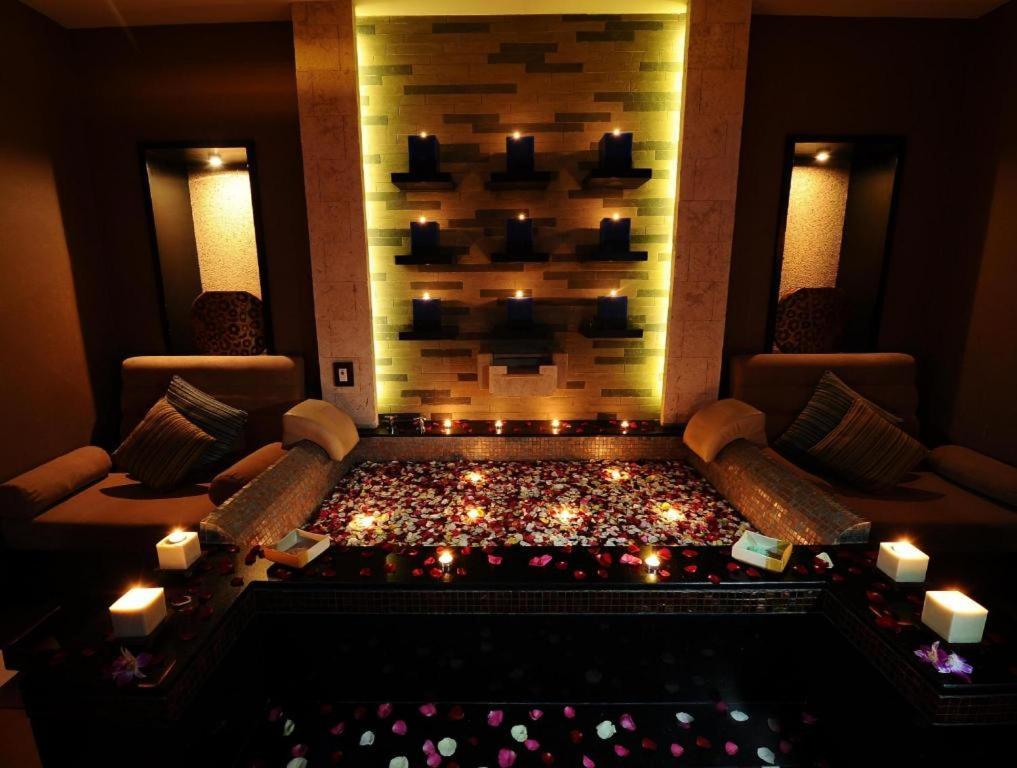 فندق ماركو بولو دافاو Davao City المظهر الخارجي الصورة A spa at the Taj Mahal Palace, Mumbai, India
