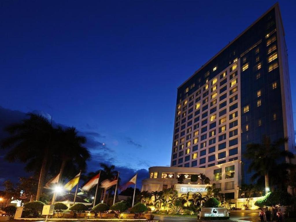 فندق ماركو بولو دافاو Davao City المظهر الخارجي الصورة The hotel at night
