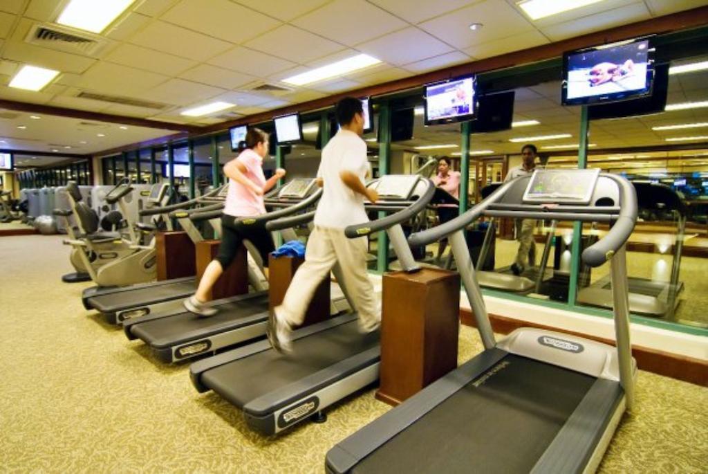 فندق ماركو بولو دافاو Davao City المظهر الخارجي الصورة A row of treadmills