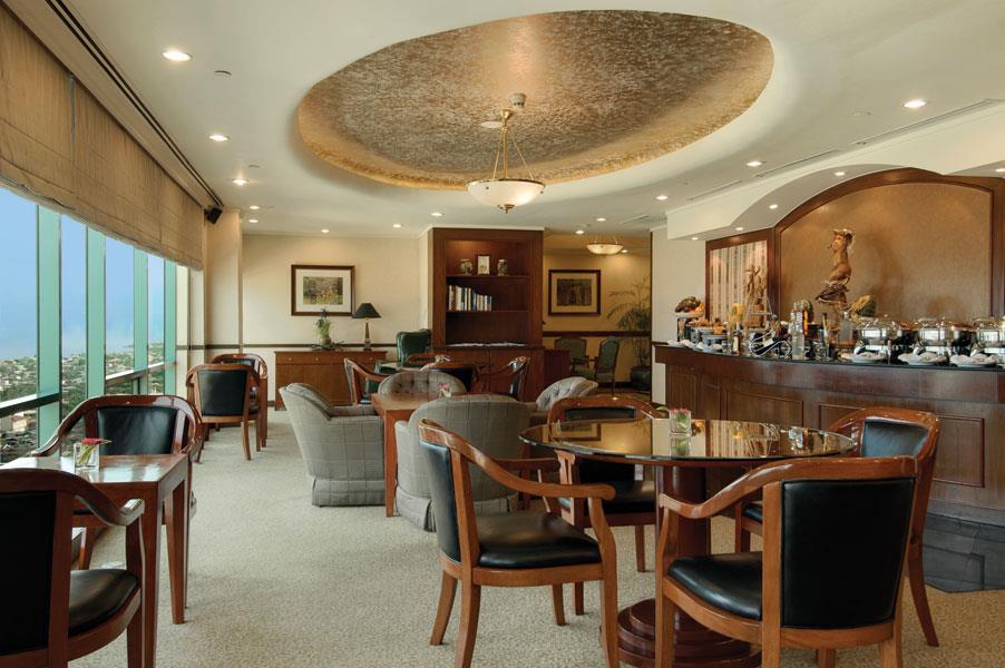 فندق ماركو بولو دافاو Davao City المظهر الخارجي الصورة Club Lounge at the Fairmont