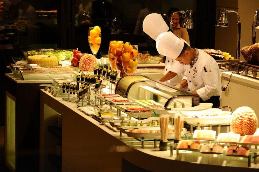فندق ماركو بولو دافاو Davao City المظهر الخارجي الصورة A buffet at a hotel