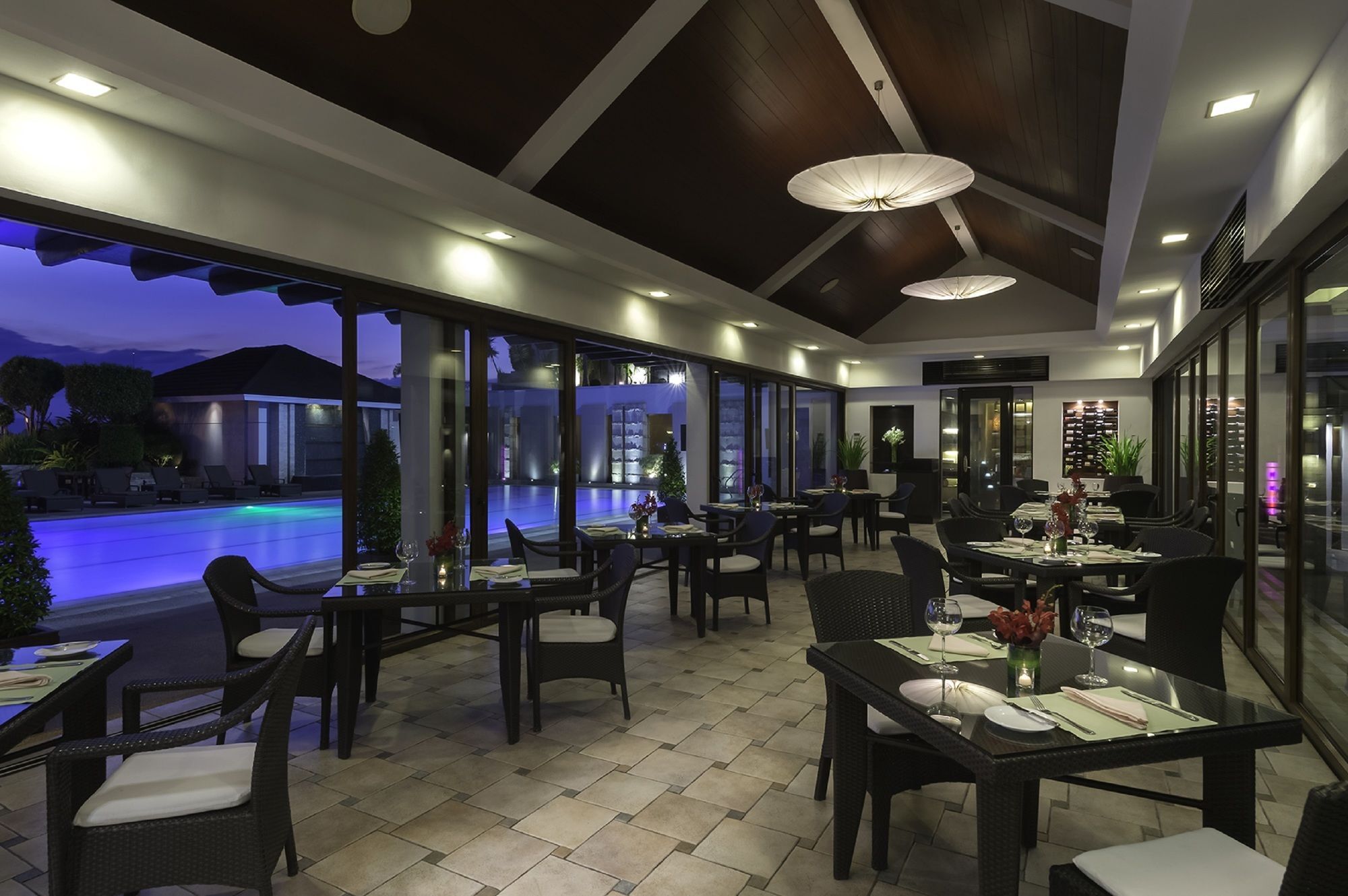 فندق ماركو بولو دافاو Davao City المظهر الخارجي الصورة The Pool Bar
