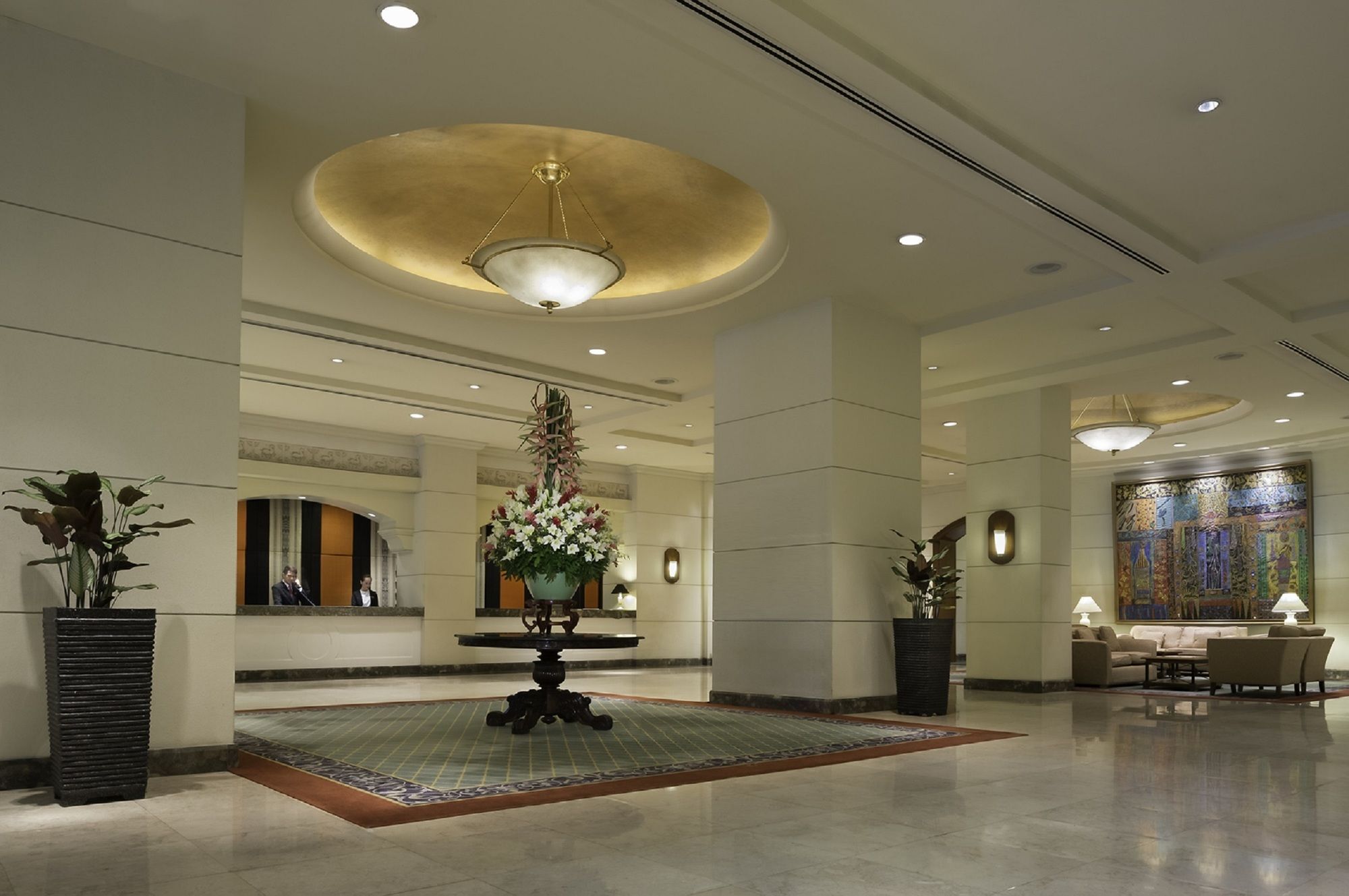 فندق ماركو بولو دافاو Davao City المظهر الخارجي الصورة The lobby of the Taj Bengal