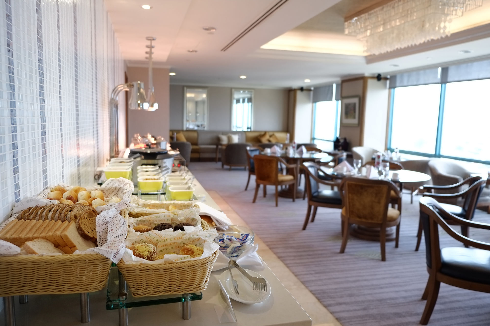 فندق ماركو بولو دافاو Davao City المظهر الخارجي الصورة The Royal Orchid Lounge at Suvarnabhumi Airport